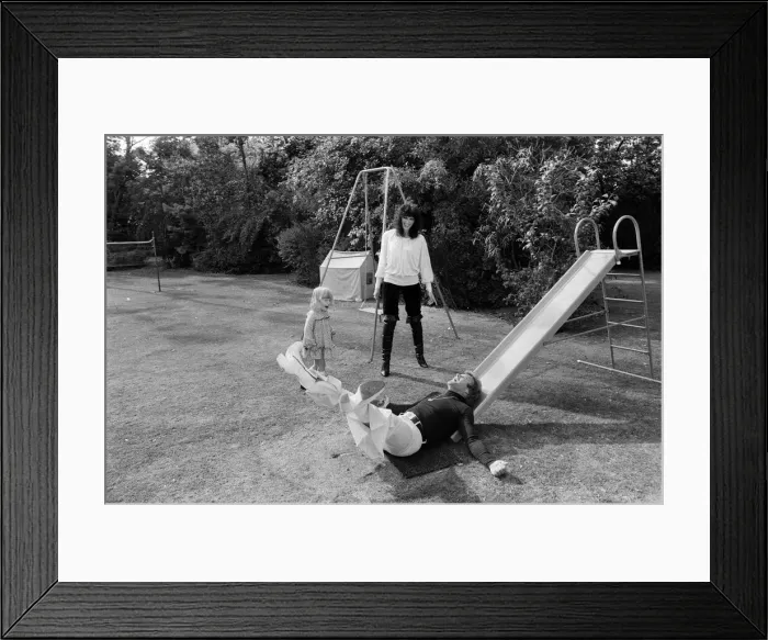 Framed Print : Freddie Starr at home with his wife Sandy and daughter Donna. 29th September 1978 Framed Print : Freddie Starr at home with his wife Sandy and daughter Donna. 29th September 1978
