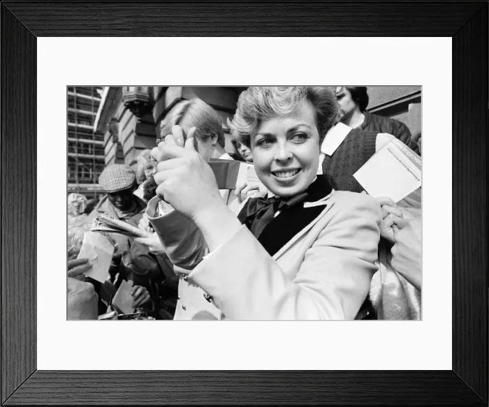 Framed Print : Jayne Torvill receives the Freedom of the City of Nottingham. 28th April 1983