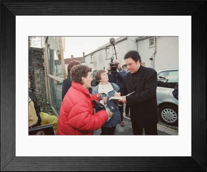 Framed Print : Tom Jones, (singer from Wales) arrives in Pontypridd, Glamorgan, South Wales Framed Print : Tom Jones, (singer from Wales) arrives in Pontypridd, Glamorgan, South Wales