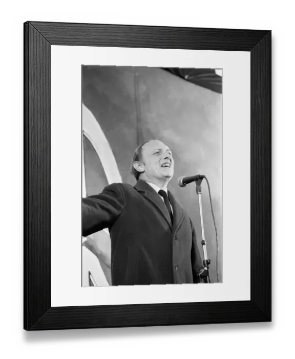 Framed Print : Neil Kinnock attends a Campaign for Nuclear Disarmament Rally in London Framed Print : Neil Kinnock attends a Campaign for Nuclear Disarmament Rally in London