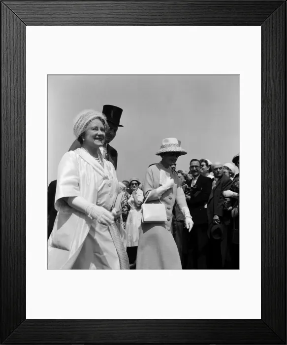 Framed Print : The Queen Mother at The Derby. 1st June 1960 Framed Print : The Queen Mother at The Derby. 1st June 1960
