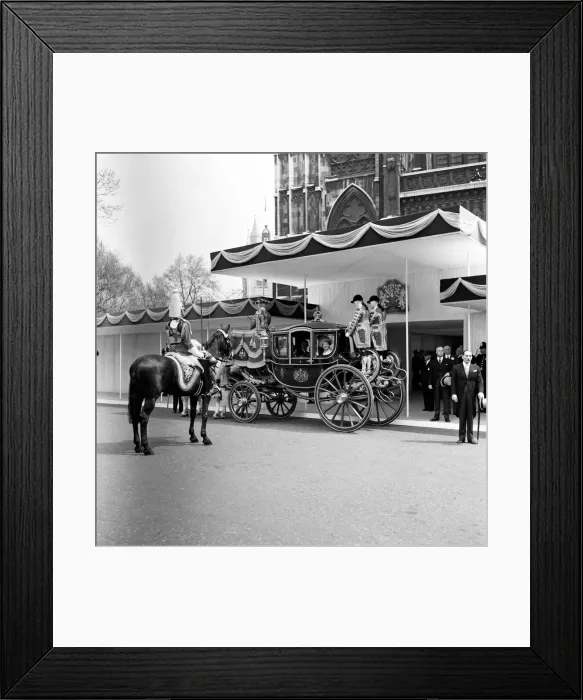 Framed Print : The wedding of Princess Margaret and Antony Armstrong-Jones at Westminster Abbey Framed Print : The wedding of Princess Margaret and Antony Armstrong-Jones at Westminster Abbey