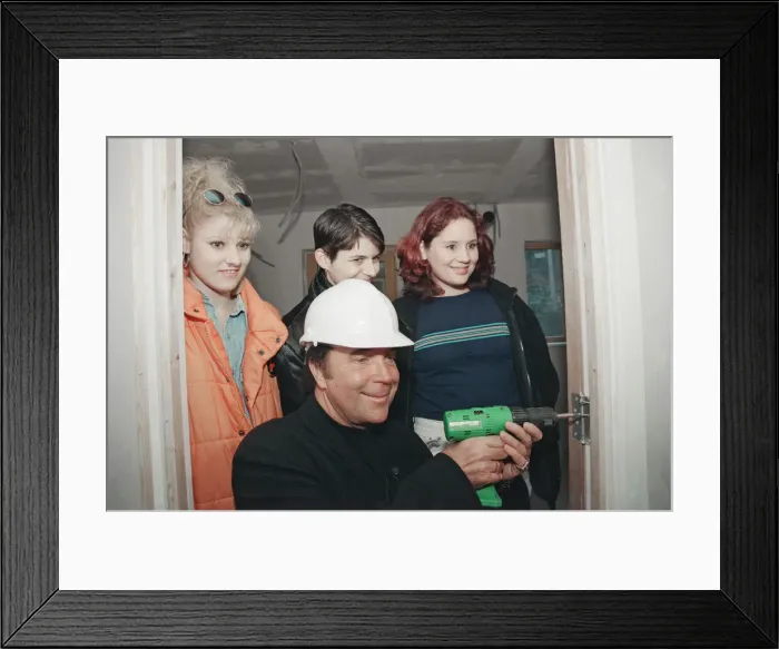 Framed Print : Tom Jones, (singer from Wales) arrives in Pontypridd, Glamorgan, South Wales Framed Print : Tom Jones, (singer from Wales) arrives in Pontypridd, Glamorgan, South Wales