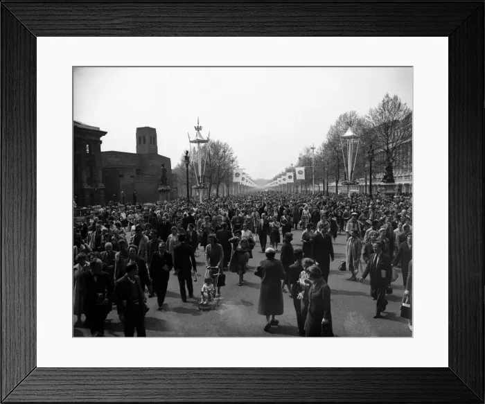 Framed Print : The wedding of Princess Margaret and Antony Armstrong-Jones Framed Print : The wedding of Princess Margaret and Antony Armstrong-Jones