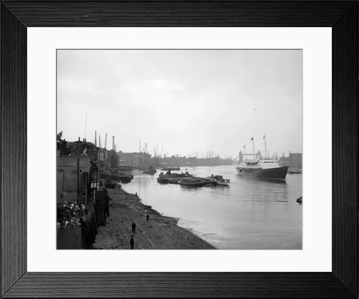 Framed Print : The wedding of Princess Margaret and Antony Armstrong-Jones Framed Print : The wedding of Princess Margaret and Antony Armstrong-Jones