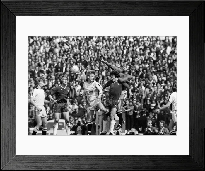 Framed Print : Chelsea 4 -0 Hull City, Division League two match held at Stamford Bridge. 14th May 1977 Framed Print : Chelsea 4 -0 Hull City, Division League two match held at Stamford Bridge. 14th May 1977