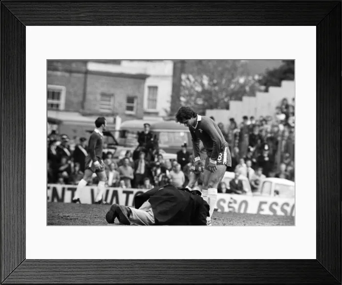 Framed Print : Chelsea 4 -0 Hull City, Division League two match held at Stamford Bridge Framed Print : Chelsea 4 -0 Hull City, Division League two match held at Stamford Bridge