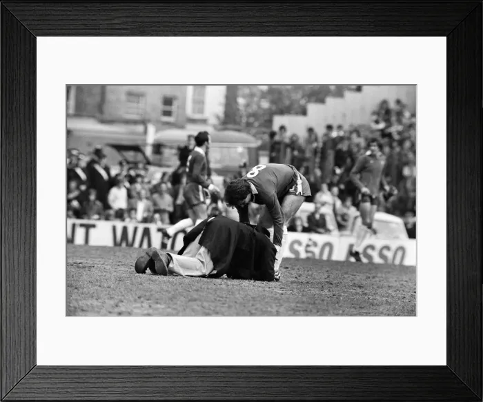 Framed Print : Chelsea 4 -0 Hull City, Division League two match held at Stamford Bridge Framed Print : Chelsea 4 -0 Hull City, Division League two match held at Stamford Bridge
