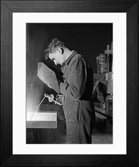 Framed Print : Diesel engines being assembled at the Perkins factory in Peterborough. 10th November 1949