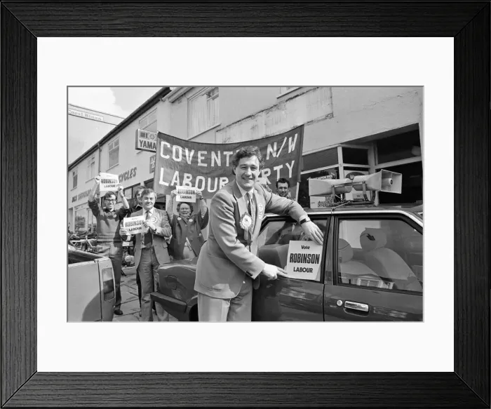 Framed Print : Geoffrey Robinson MP Coventry North West, at Campaign Headquarters, Coventry