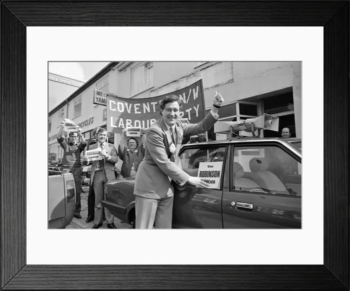Framed Print : Geoffrey Robinson MP Coventry North West, at Campaign Headquarters, Coventry Framed Print : Geoffrey Robinson MP Coventry North West, at Campaign Headquarters, Coventry