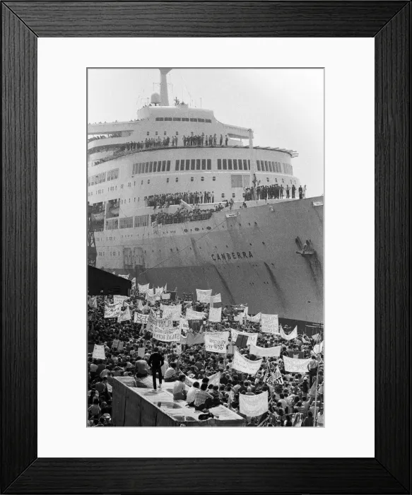 Framed Print : The cruise ship Canberra arrives back at her berth in Southampton Docks