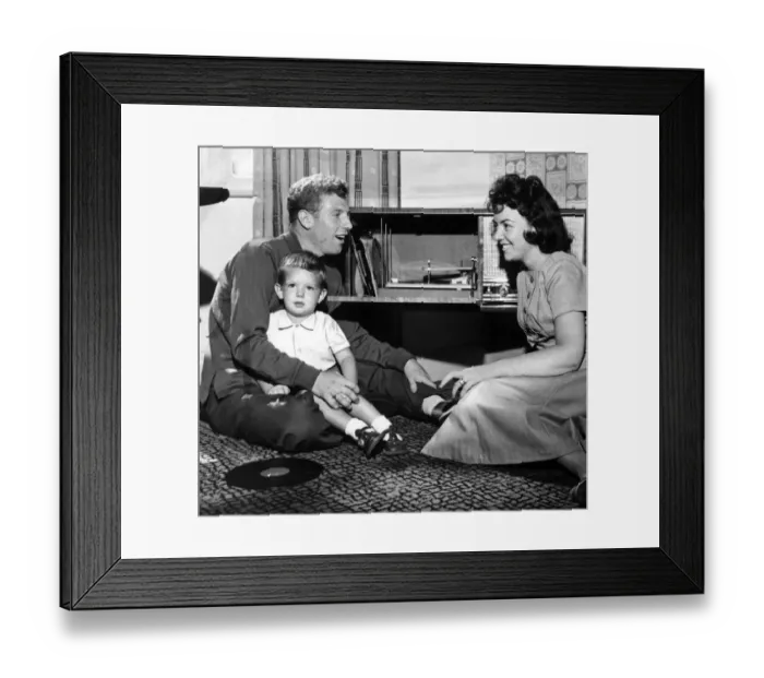 Framed Print : Footballer turned singer Colin Grainger, his wife Doreen