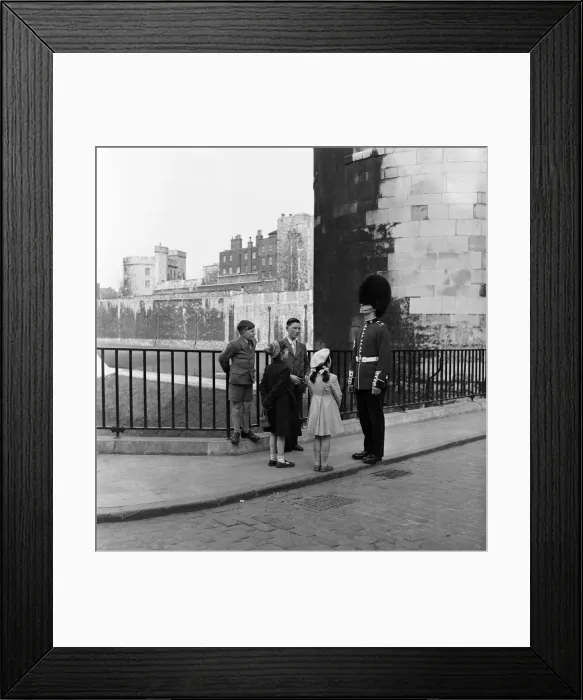 Framed Print : Children at the Tower of London, London. 25th April 1955 Framed Print : Children at the Tower of London, London. 25th April 1955