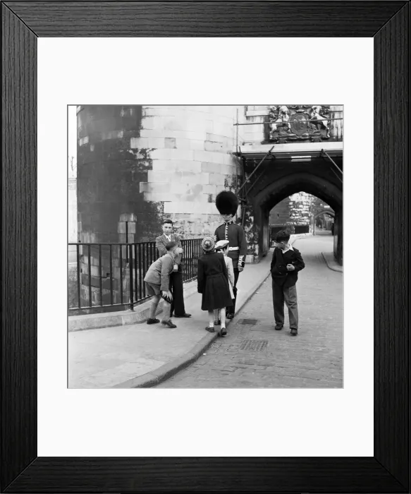 Framed Print : Children at the Tower of London, London. 25th April 1955 Framed Print : Children at the Tower of London, London. 25th April 1955