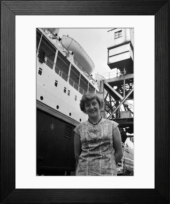 Framed Print : Politician Shirley Williams at Southampton Docks. 14th September 1959 Framed Print : Politician Shirley Williams at Southampton Docks. 14th September 1959