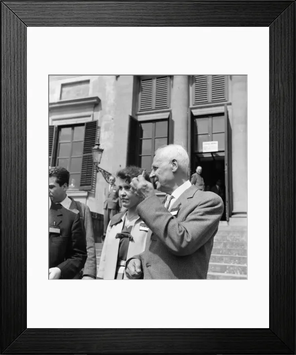 Framed Print : Leading Russian Scientists outside COSPAR meeting, Committee on Space Research, London