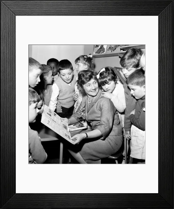 Framed Print : Minister of State for Education and Science Shirley Williams opens Armitage County Framed Print : Minister of State for Education and Science Shirley Williams opens Armitage County