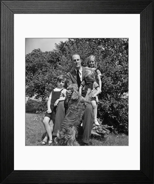 Framed Print : Brigadier Fitzroy Maclean with his children Jeremy, aged seven, Charles Framed Print : Brigadier Fitzroy Maclean with his children Jeremy, aged seven, Charles
