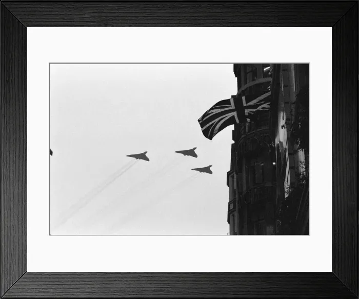 Framed Print : Falklands Victory Parade, London. RAF Vulcans in a Fly Past. 12th October 1982 Framed Print : Falklands Victory Parade, London. RAF Vulcans in a Fly Past. 12th October 1982