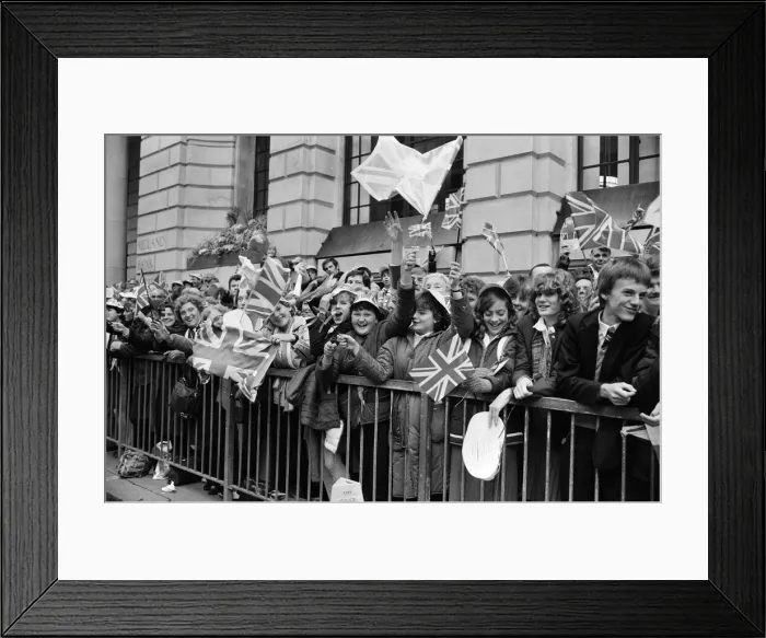 Framed Print : Falklands Victory Parade, London. 12th October 1982 Framed Print : Falklands Victory Parade, London. 12th October 1982