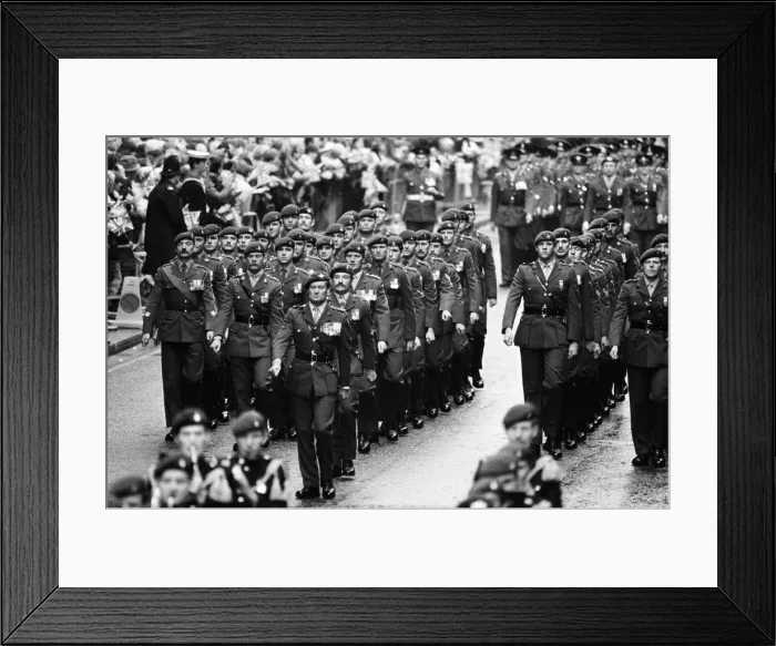 Framed Print : Falklands Victory Parade, London. 12th October 1982 Framed Print : Falklands Victory Parade, London. 12th October 1982