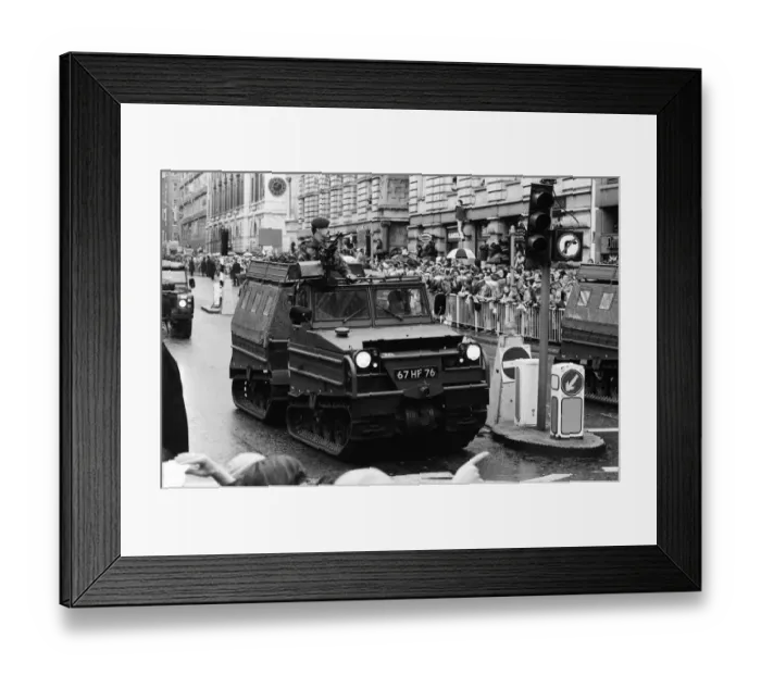 Framed Print : Falklands Victory Parade, London. RAF Vulcans in a Fly Past. 12th October 1982 Framed Print : Falklands Victory Parade, London. RAF Vulcans in a Fly Past. 12th October 1982