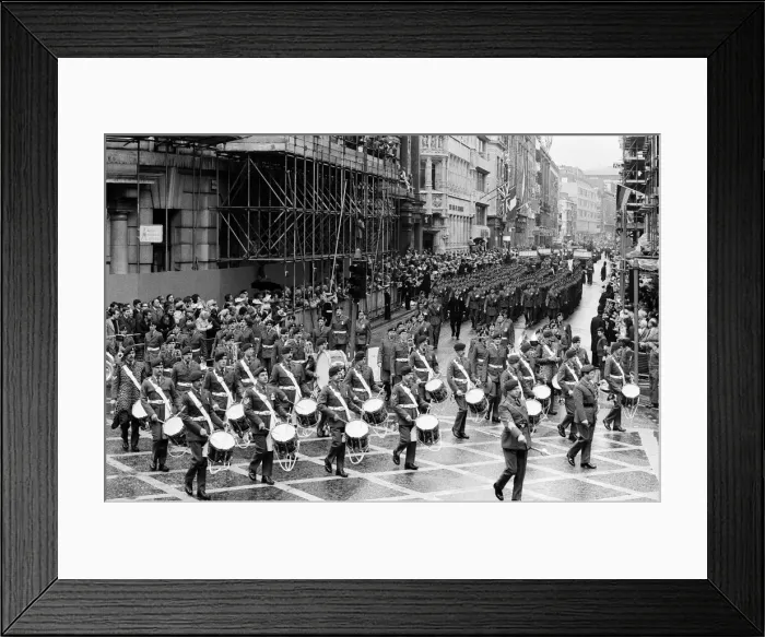 Framed Print : Falklands Victory Parade, London. 12th October 1982 Framed Print : Falklands Victory Parade, London. 12th October 1982