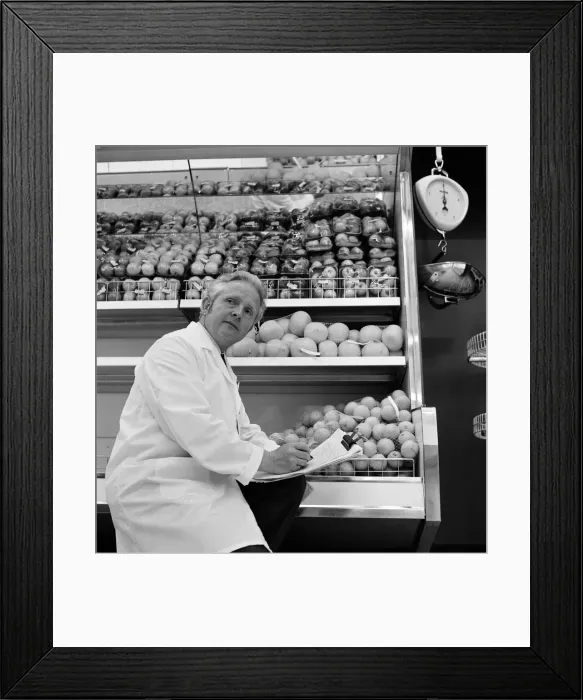 Framed Print : A visit to Hintons supermarket, Stockton-on-Tees. 1972 Framed Print : A visit to Hintons supermarket, Stockton-on-Tees. 1972