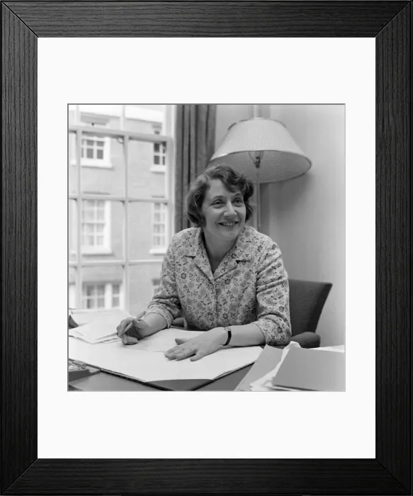 Framed Print : Mrs. Shirley Williams at her desk at the Ministry of Labour at St. James Square Framed Print : Mrs. Shirley Williams at her desk at the Ministry of Labour at St. James Square