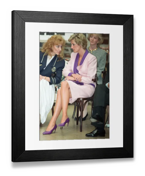 Framed Print : Diana, Princess of Wales visits Hungary. May 1990 Framed Print : Diana, Princess of Wales visits Hungary. May 1990
