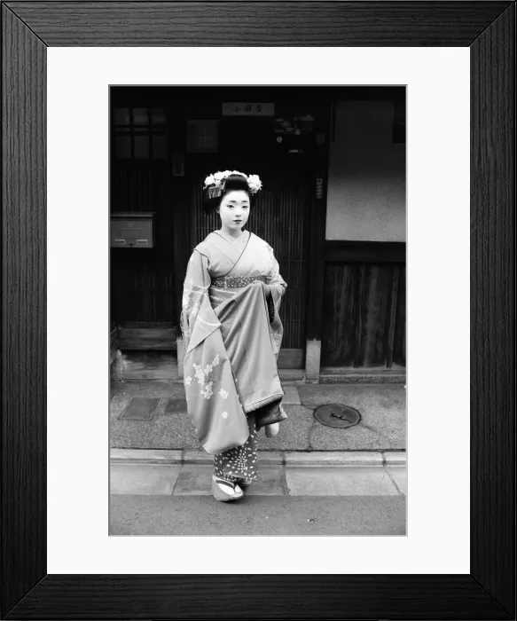 Framed Print : Geisha girl, Katsuno, pictured outside her Geisha House in Kyoto, Japan, 8th March 1982 Framed Print : Geisha girl, Katsuno, pictured outside her Geisha House in Kyoto, Japan, 8th March 1982