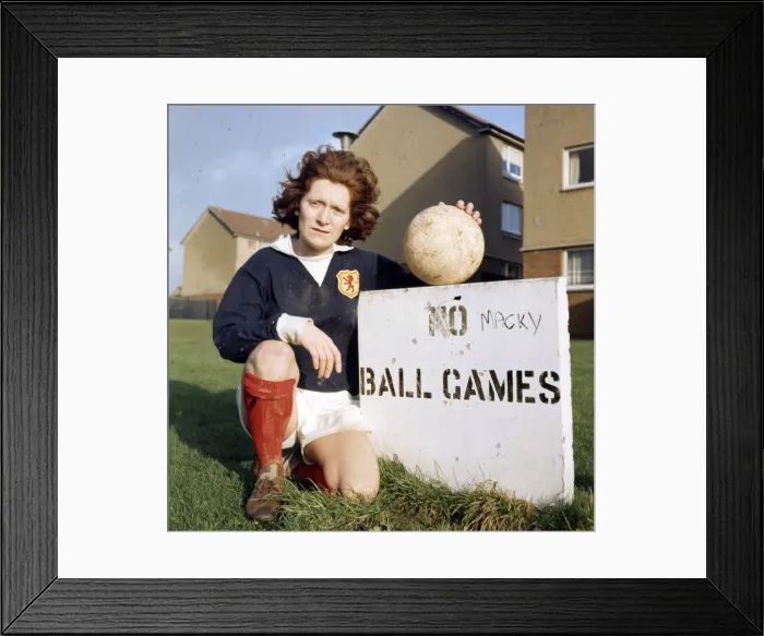 Framed Print : Edna Neillis, pioneering professional Womens football player