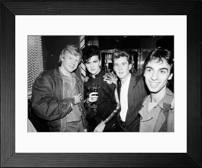 Framed Print : Top of the Pops 1000th programme party. Pictured, David ensenleft) Framed Print : Top of the Pops 1000th programme party. Pictured, David ensenleft)