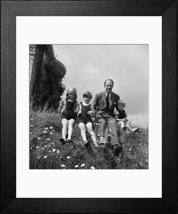 Framed Print : Brigadier Fitzroy Maclean with his children Jeremy, aged seven, Charles Framed Print : Brigadier Fitzroy Maclean with his children Jeremy, aged seven, Charles
