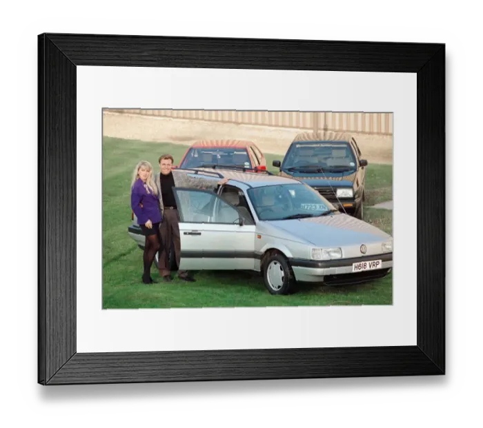 Framed Print : A Volkswagen Passat CL Estate. 16th January 1991