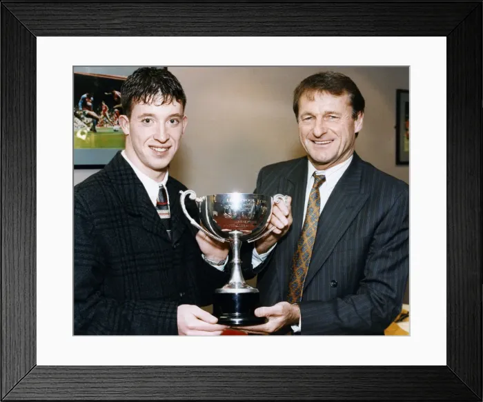 Framed Print : Roger Hunt presents Robbie Fowler with the Echos Merseyside Sports Personality of Framed Print : Roger Hunt presents Robbie Fowler with the Echos Merseyside Sports Personality of