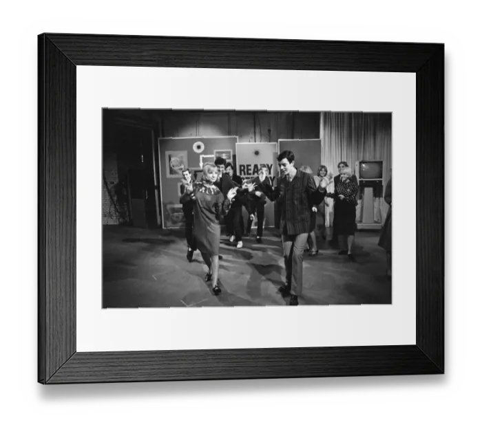 Framed Print : Ready Steady Go - Teenage TV pop music and dancing show aired on ATV TV from 1963-1966