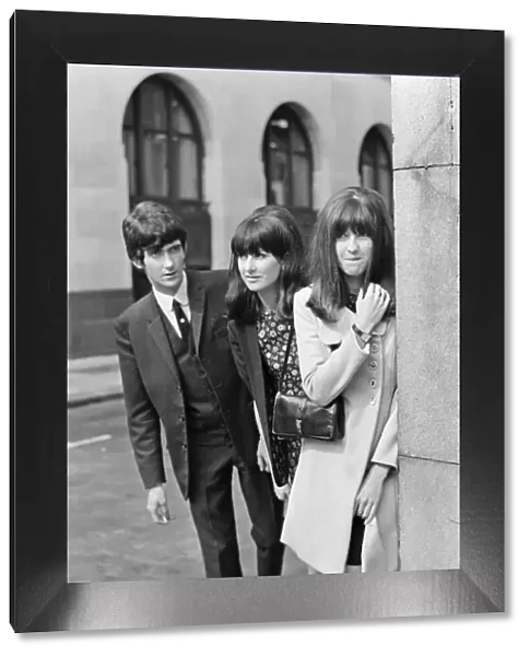 Picture shows the shows presenter (right) Cathy McGowan with her Variety Club go Great