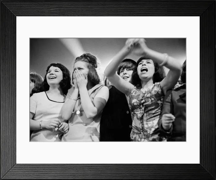 Framed Print : Ready Steady Go - Teenage TV pop music and dancing show on ATV TV from 1963-1966 Framed Print : Ready Steady Go - Teenage TV pop music and dancing show on ATV TV from 1963-1966