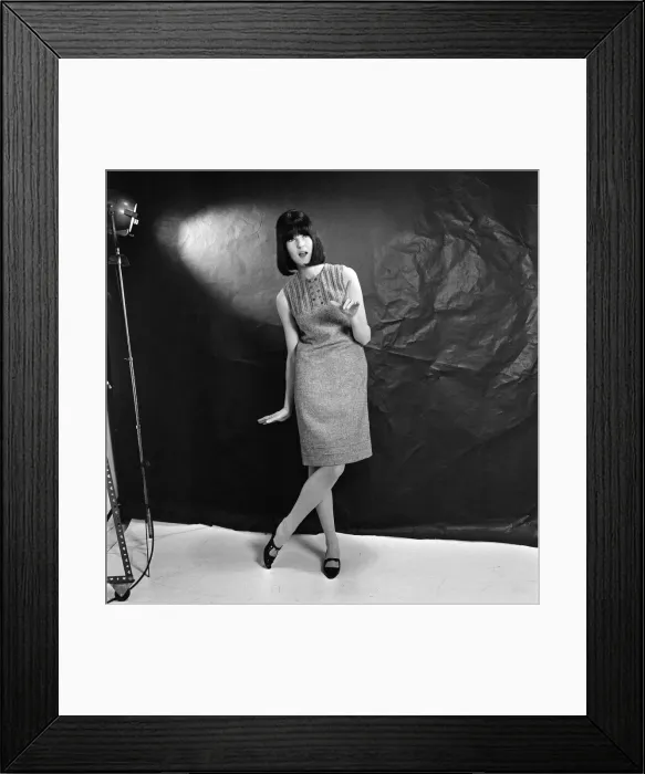 Framed Print : Ready Steady Go - Teenage TV pop music and dancing show on ATV TV from 1963-1966 Framed Print : Ready Steady Go - Teenage TV pop music and dancing show on ATV TV from 1963-1966