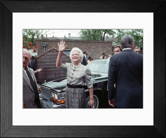 Framed Print : Mrs Barbara Bush, wife of the President of the USA, visits the Strand Adult Education Framed Print : Mrs Barbara Bush, wife of the President of the USA, visits the Strand Adult Education