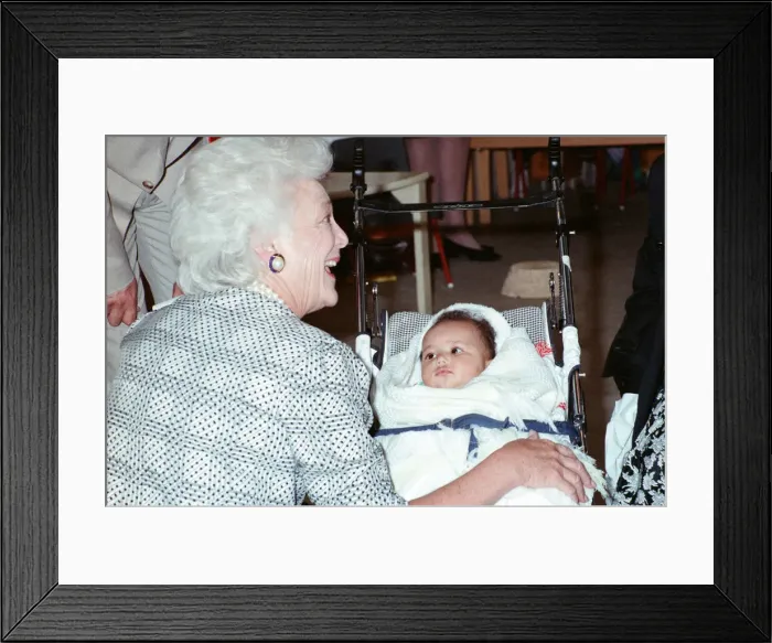 Framed Print : Mrs Barbara Bush, wife of the President of the USA, visits the Strand Adult Education Framed Print : Mrs Barbara Bush, wife of the President of the USA, visits the Strand Adult Education
