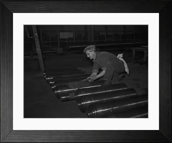 Framed Print : Gun barrels being greased before being attached to tanks under construction at the Royal Framed Print : Gun barrels being greased before being attached to tanks under construction at the Royal