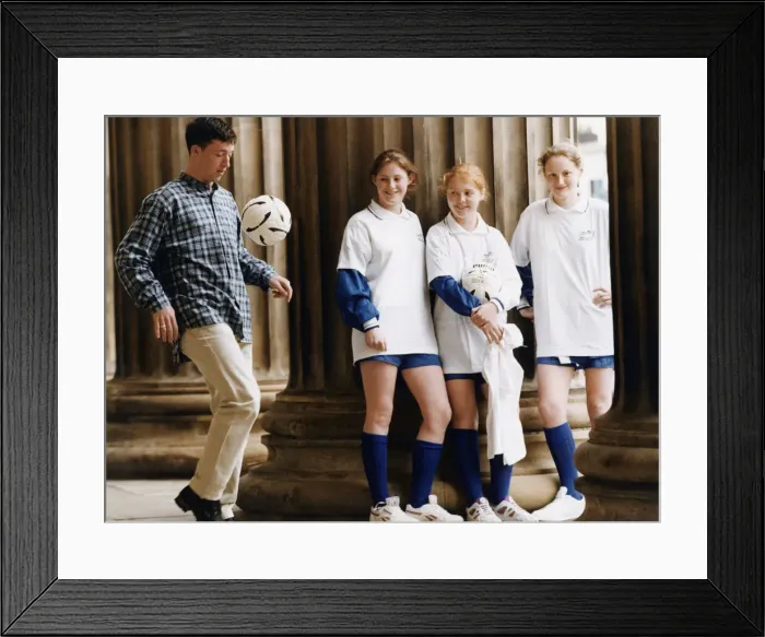 Framed Print : Liverpool striker Robbie Fowler showing off his ball skills at St Georges Hall Framed Print : Liverpool striker Robbie Fowler showing off his ball skills at St Georges Hall