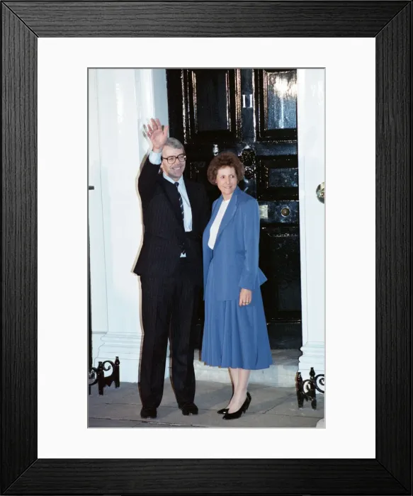 Framed Print : John Major outside 10 Downing Street after winning the Conservative leadership battle Framed Print : John Major outside 10 Downing Street after winning the Conservative leadership battle