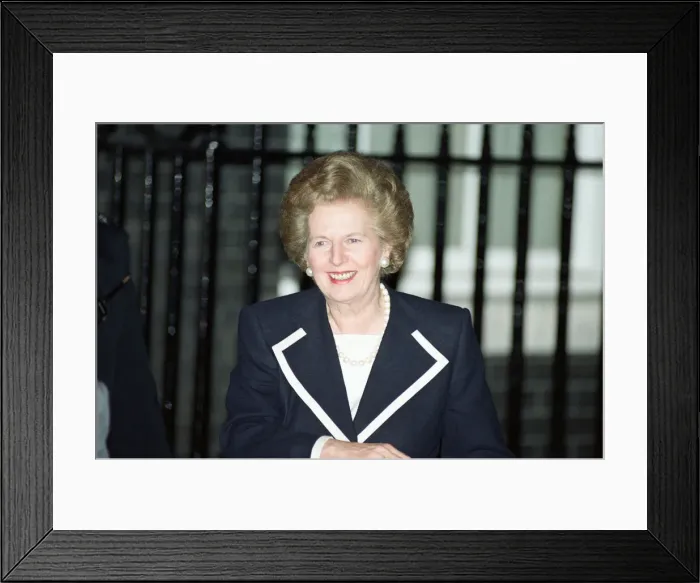 Framed Print : Margaret Thatcher at 10 Downing Street after John Major won the Conservative leadership Framed Print : Margaret Thatcher at 10 Downing Street after John Major won the Conservative leadership