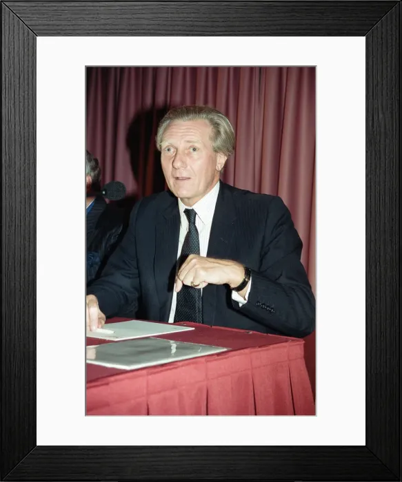 Framed Print : Politician Michael Heseltine. 26th October 1989 Framed Print : Politician Michael Heseltine. 26th October 1989