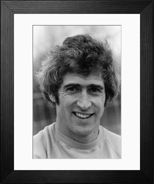 Framed Print : Chelsea training for their match at Stamford Bridge on Saturday when they meet Norwich Framed Print : Chelsea training for their match at Stamford Bridge on Saturday when they meet Norwich