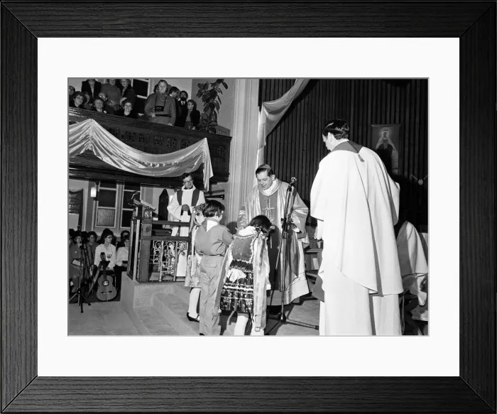 Framed Print : Archbishop of Warsaw Cardinal Glemp visits Leicester. 25th February 1985 Framed Print : Archbishop of Warsaw Cardinal Glemp visits Leicester. 25th February 1985